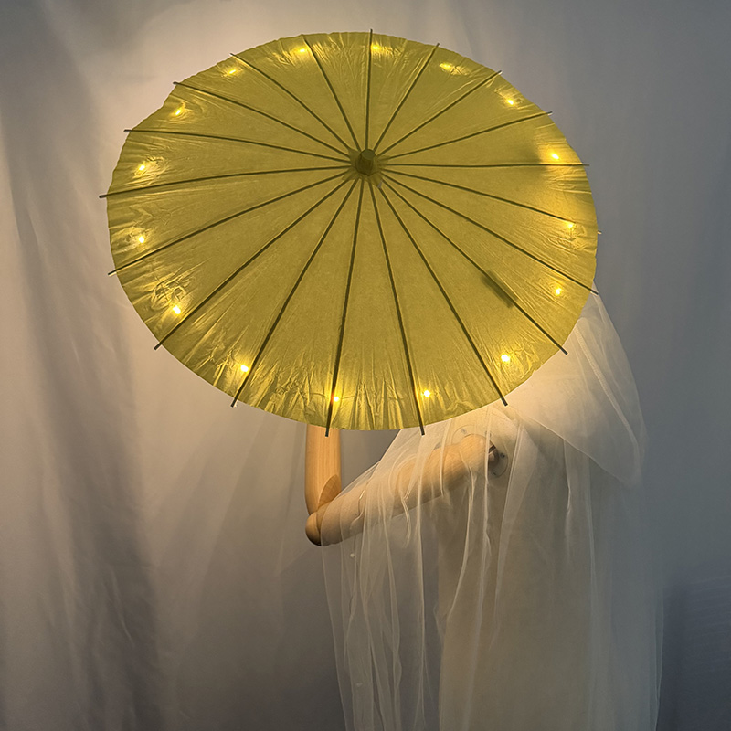 Ombrello di Carta con Luci LED - Lighting Decor Photos recensione e prezzo